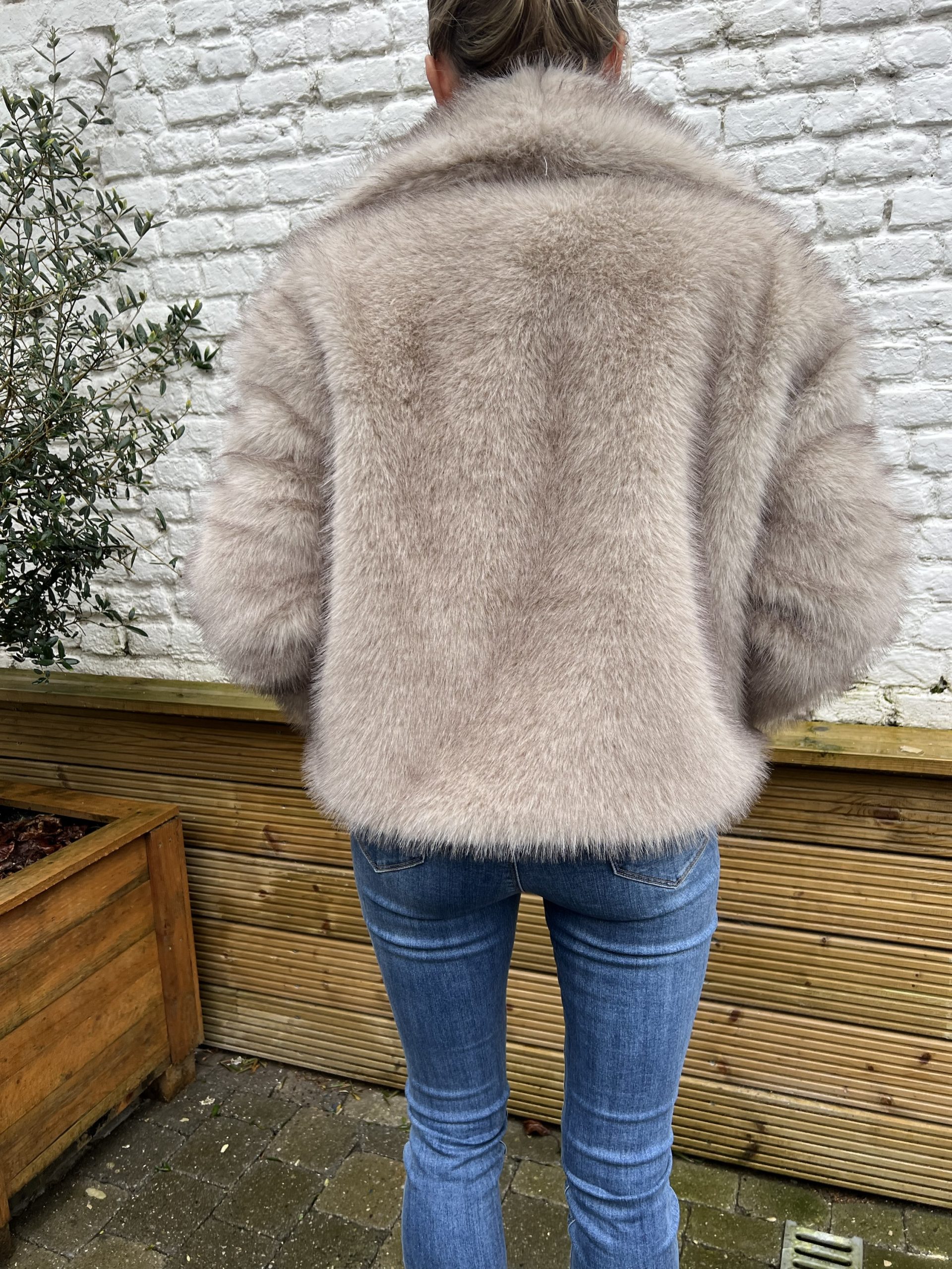 Manteau Olga (Fausse Fourure) – Image 4