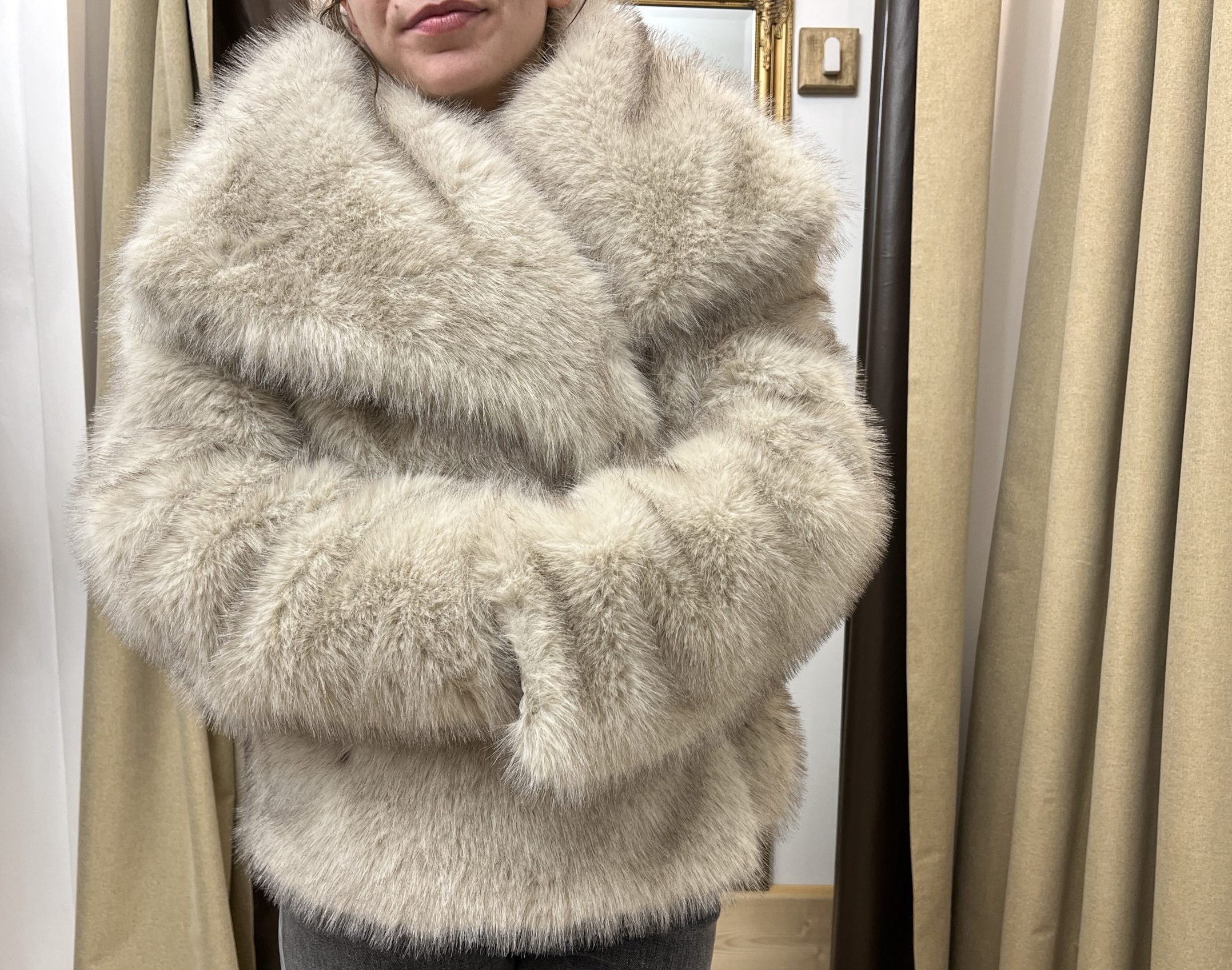 Manteau Olga (Fausse Fourure) – Image 3