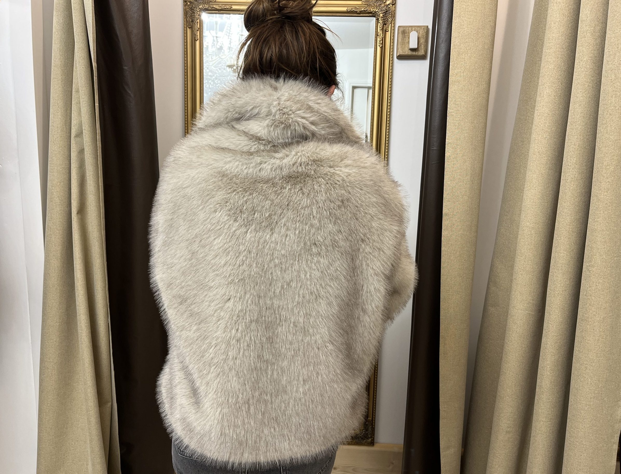 Manteau Olga (Fausse Fourure) – Image 2