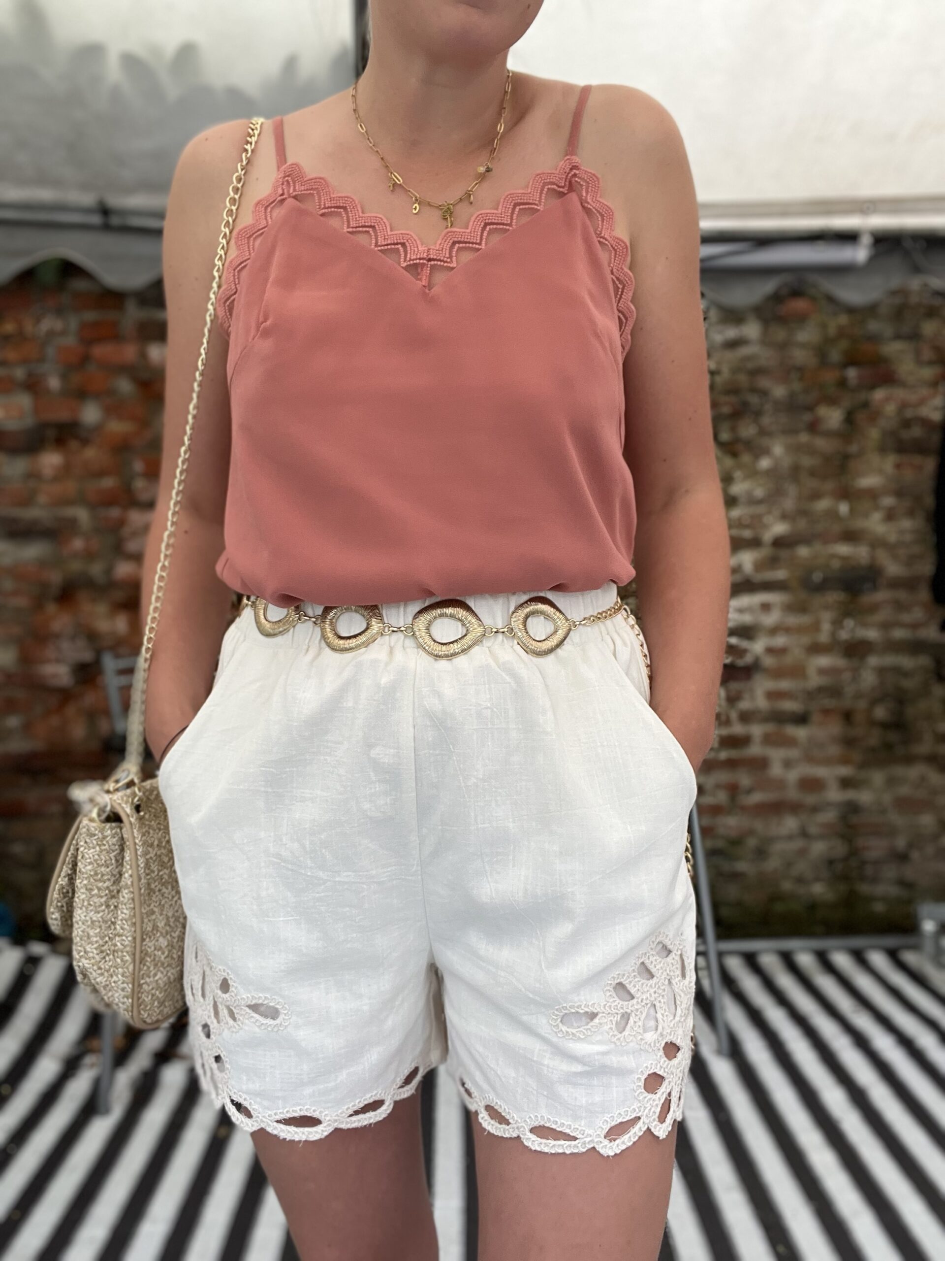 Short Giuila