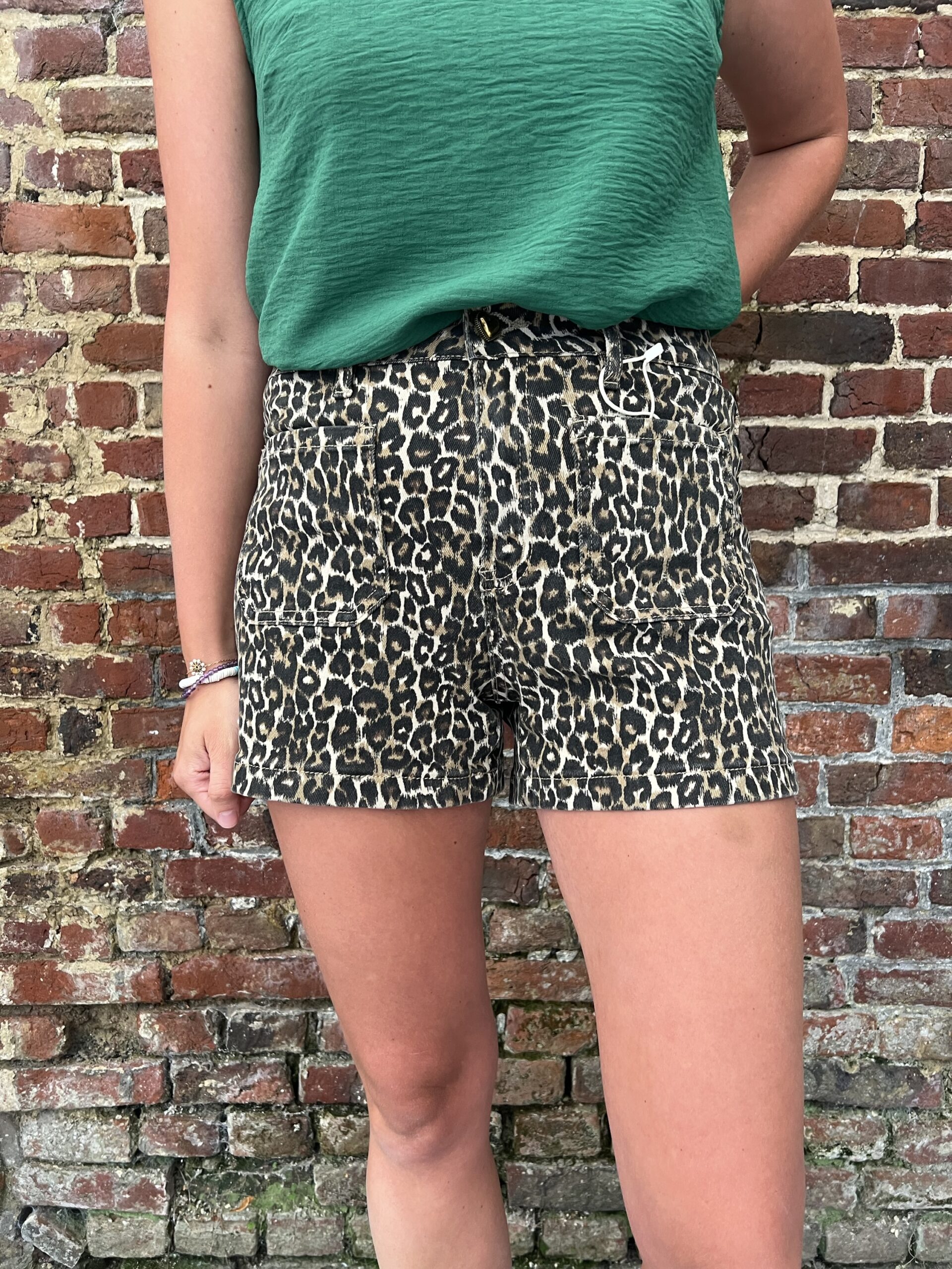 Short Léo